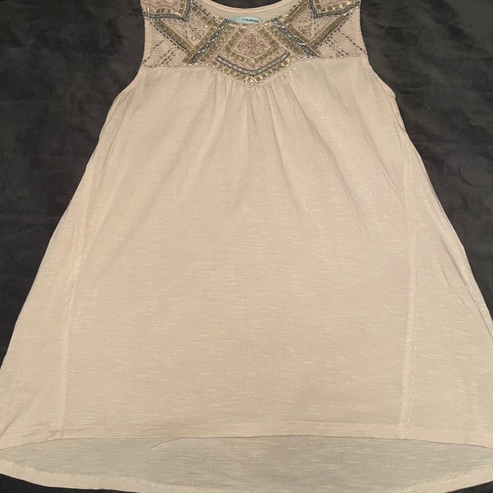 Maurice’s Embroidered Cream Sleeveless Tank Top Size Medium